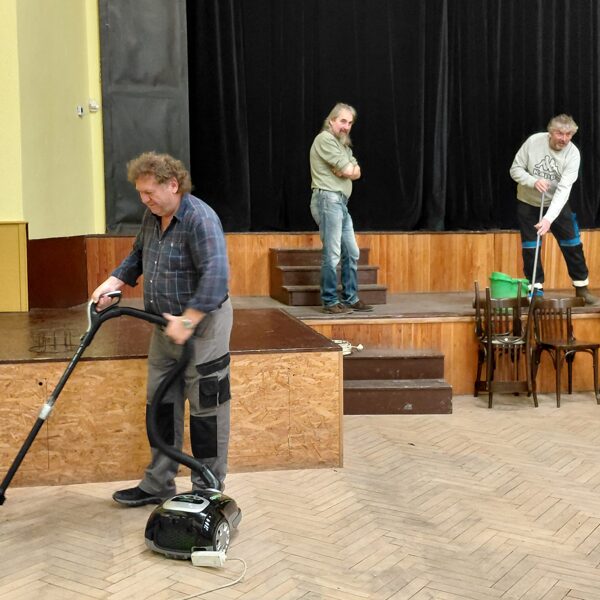 Úklid sálu na plesovou sezónu 2026